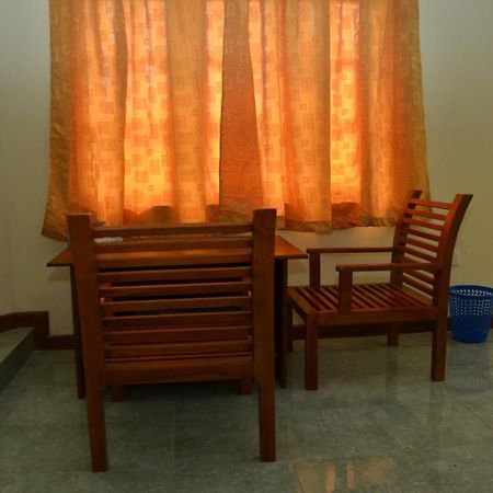 Hotel Mandakini บัททารามุลลา ภายนอก รูปภาพ