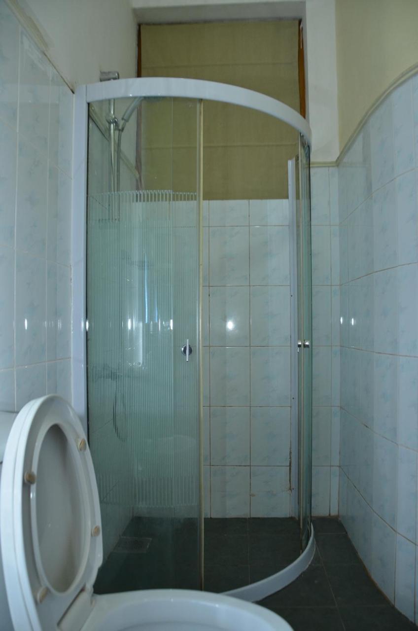 Hotel Mandakini บัททารามุลลา ภายนอก รูปภาพ
