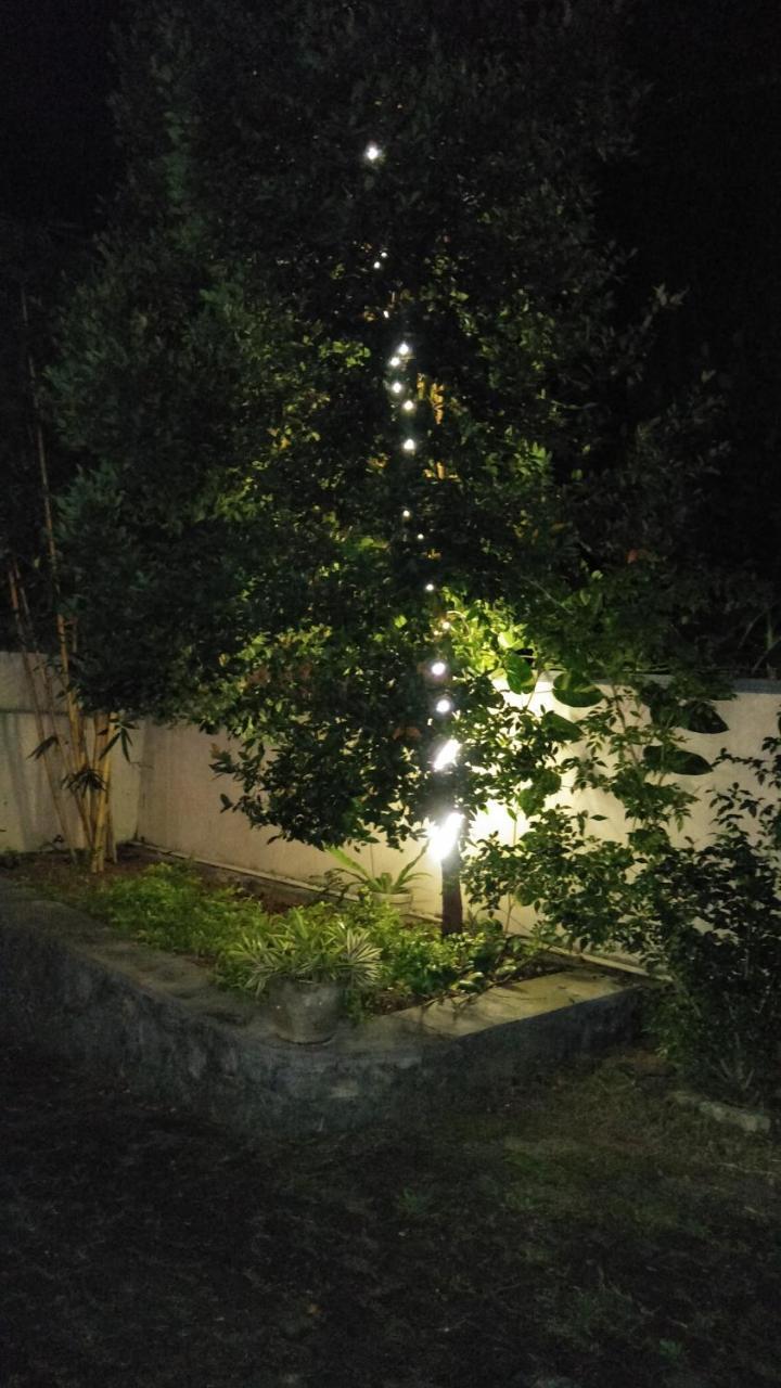 Hotel Mandakini บัททารามุลลา ภายนอก รูปภาพ