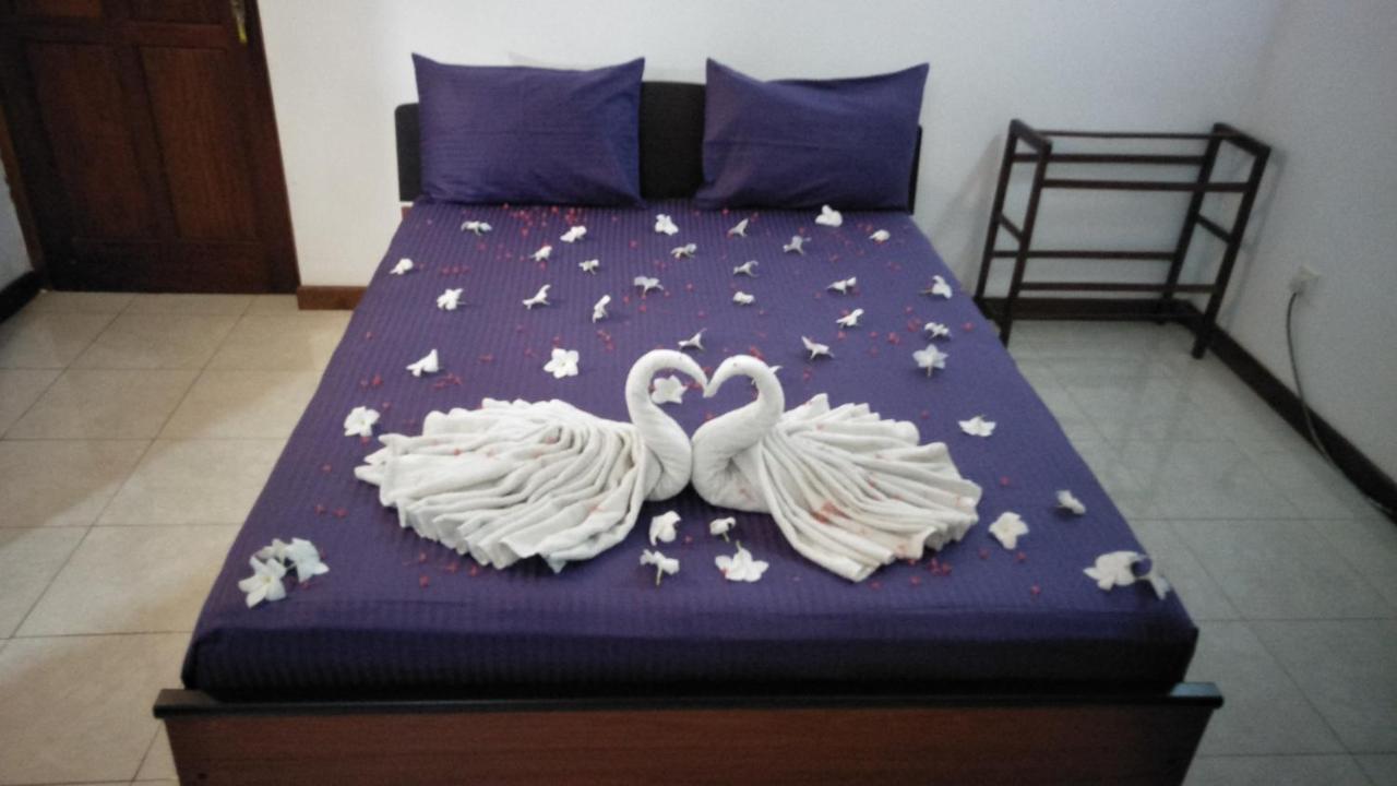 Hotel Mandakini บัททารามุลลา ภายนอก รูปภาพ